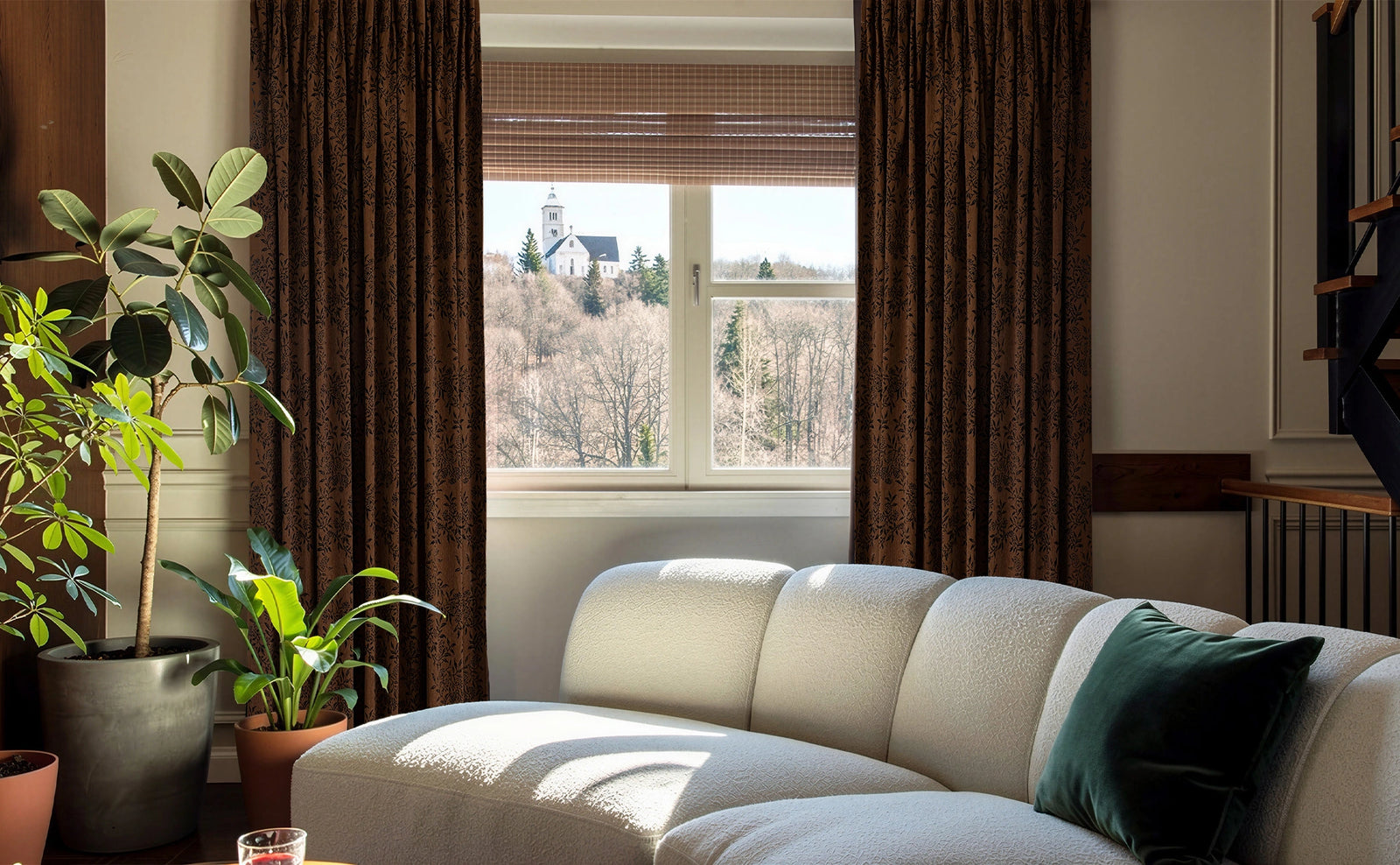 Light that rests, not shines