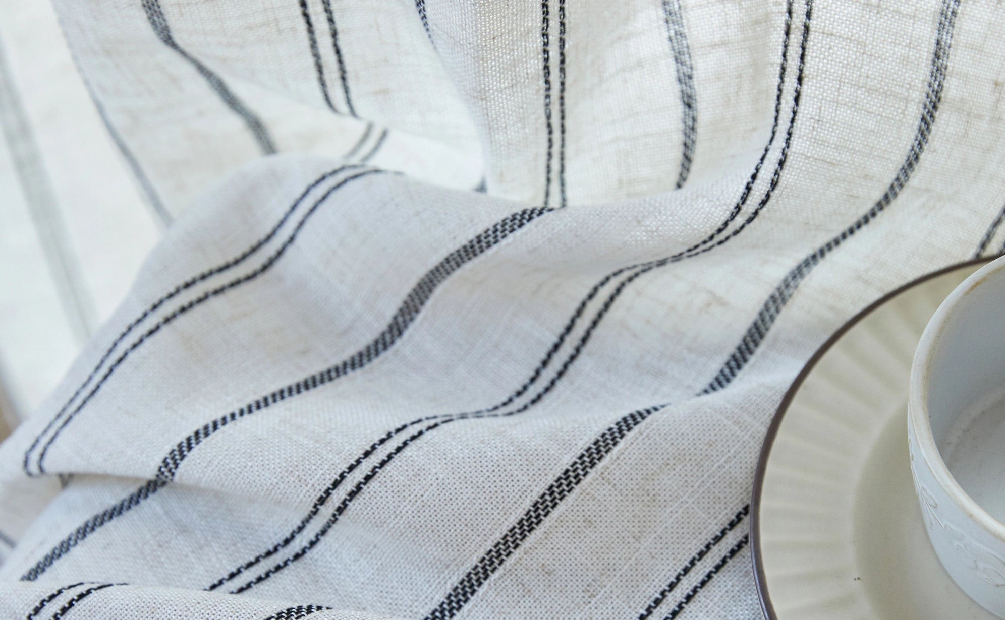 Natural Linen-Look Texture